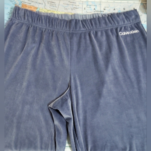 Calvin Klein Women's V-Neck Sweater in Slate - Picture 7 of 11